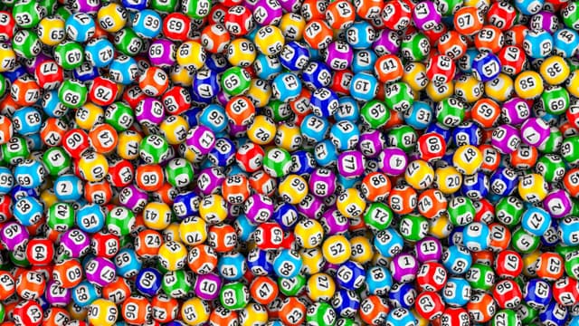 Интелигентните начини да харчите печалбите си от лотарията image